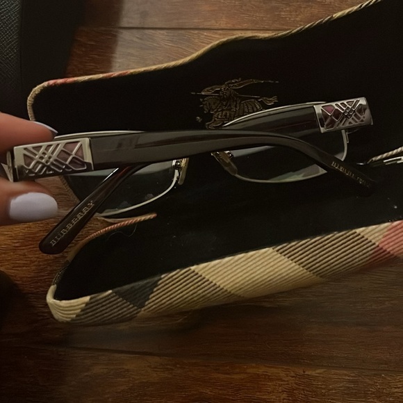Burberry eyeglasses - Picture 2 of 4